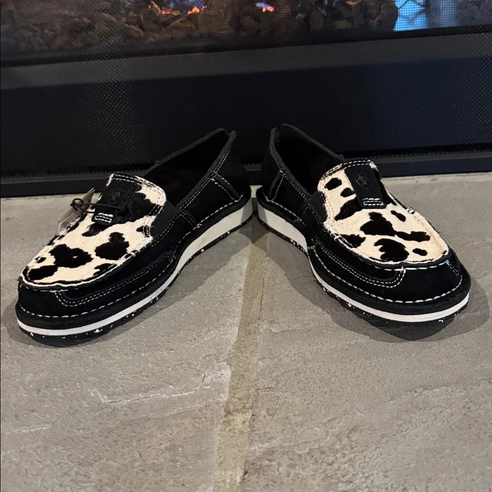 Ariat Cruiser Black Suede Black & White Hair On - Picture 3 of 10